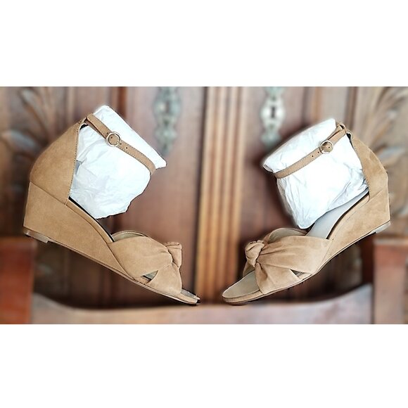 NWOT Ann Taylor Kaylin Suede Knot Wedge Sandals - Picture 5 of 5